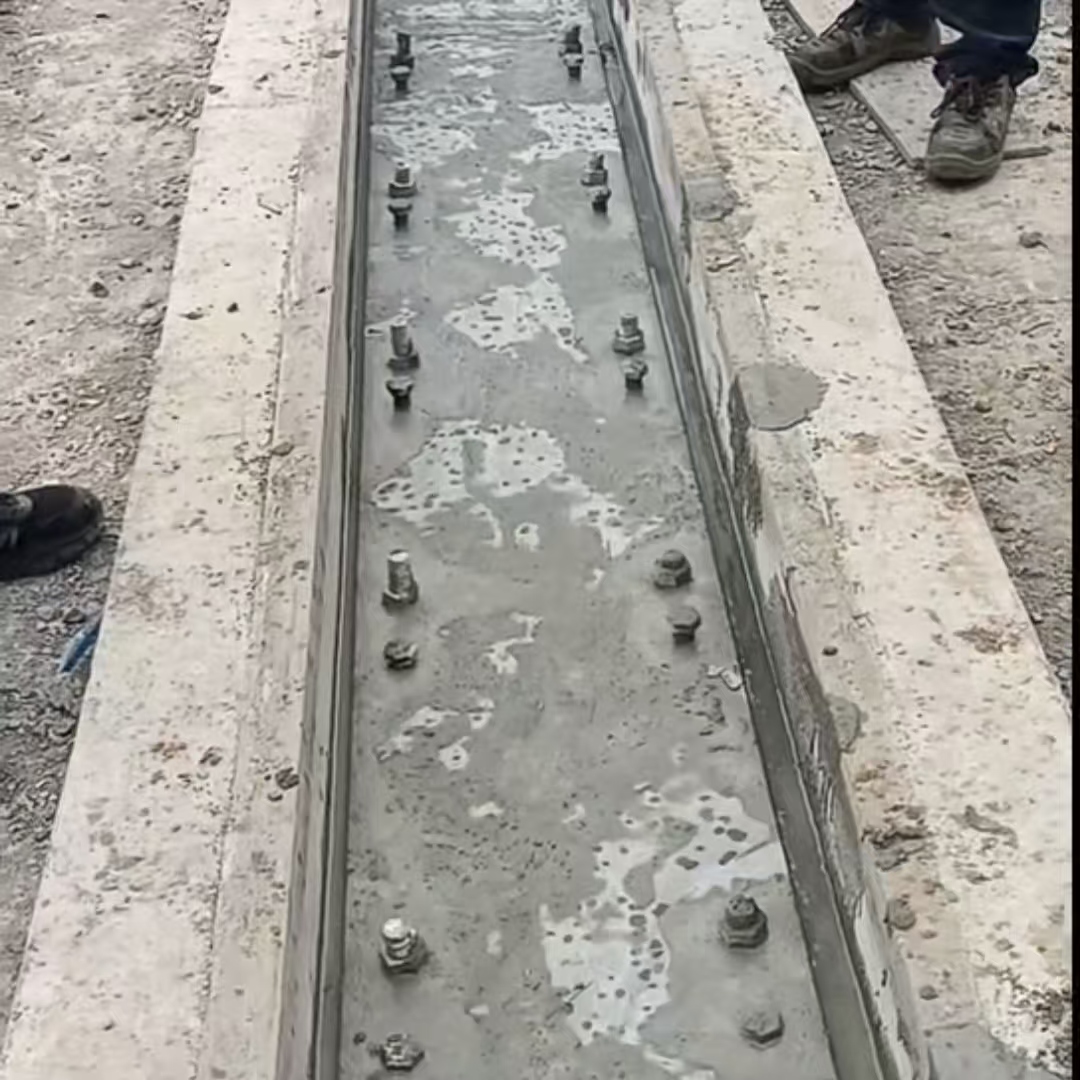 茂南港口码头起重机龙门吊重型机械设备稳固用早强快凝轨道胶泥